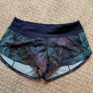 💙 Lululemon Speed Shorts size 4 💙